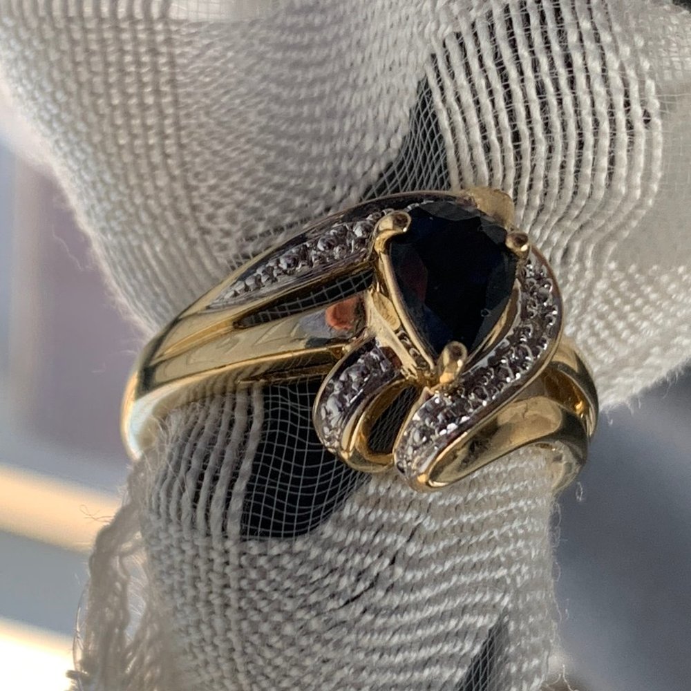 10K YG Sapphire Pear Shaped diamond ring Sz 6